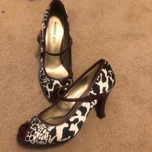 Super cute peep toe heels